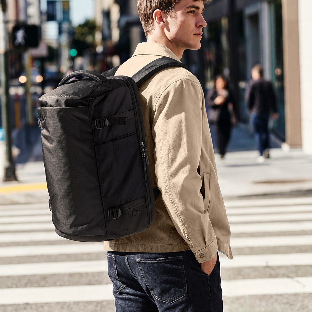 tomtoc-navigator-t66-laptoprucksack-40l-schwarz-carry-on image 4