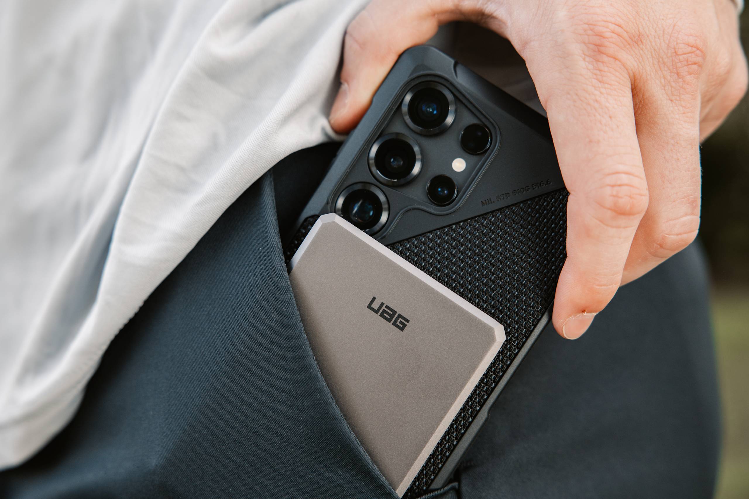 uag-srge-slim-5k-powerbank-magsafe-5000mah image 2