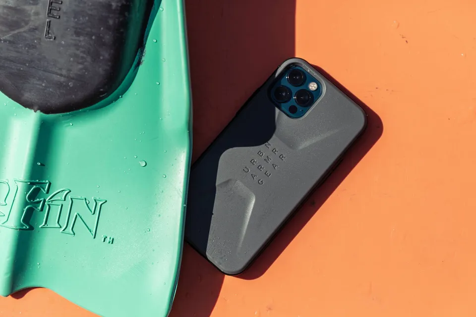 uag-civilian-iphone-12-pro-max-h-lle-leicht-hypercush image 1