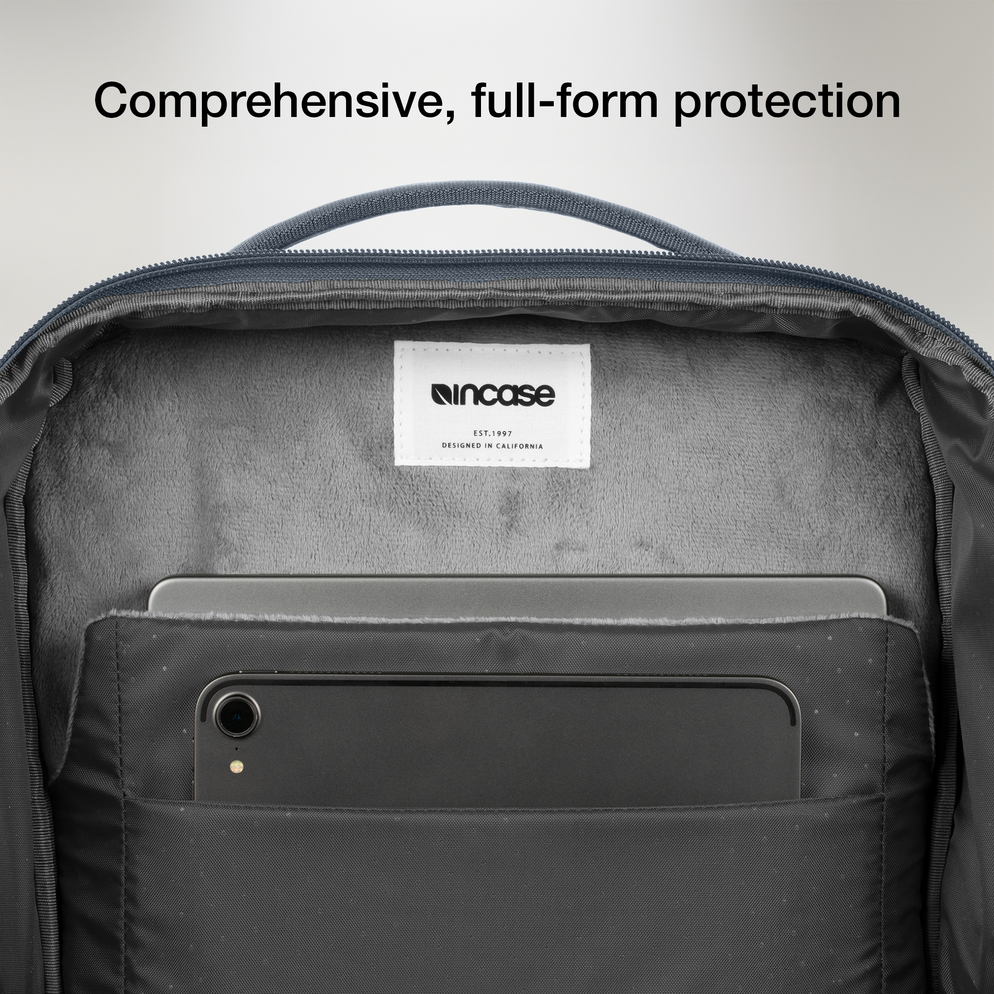incase-a-r-c-daypack-24l-laptop-rucksack-16-zoll-schwarz image 8