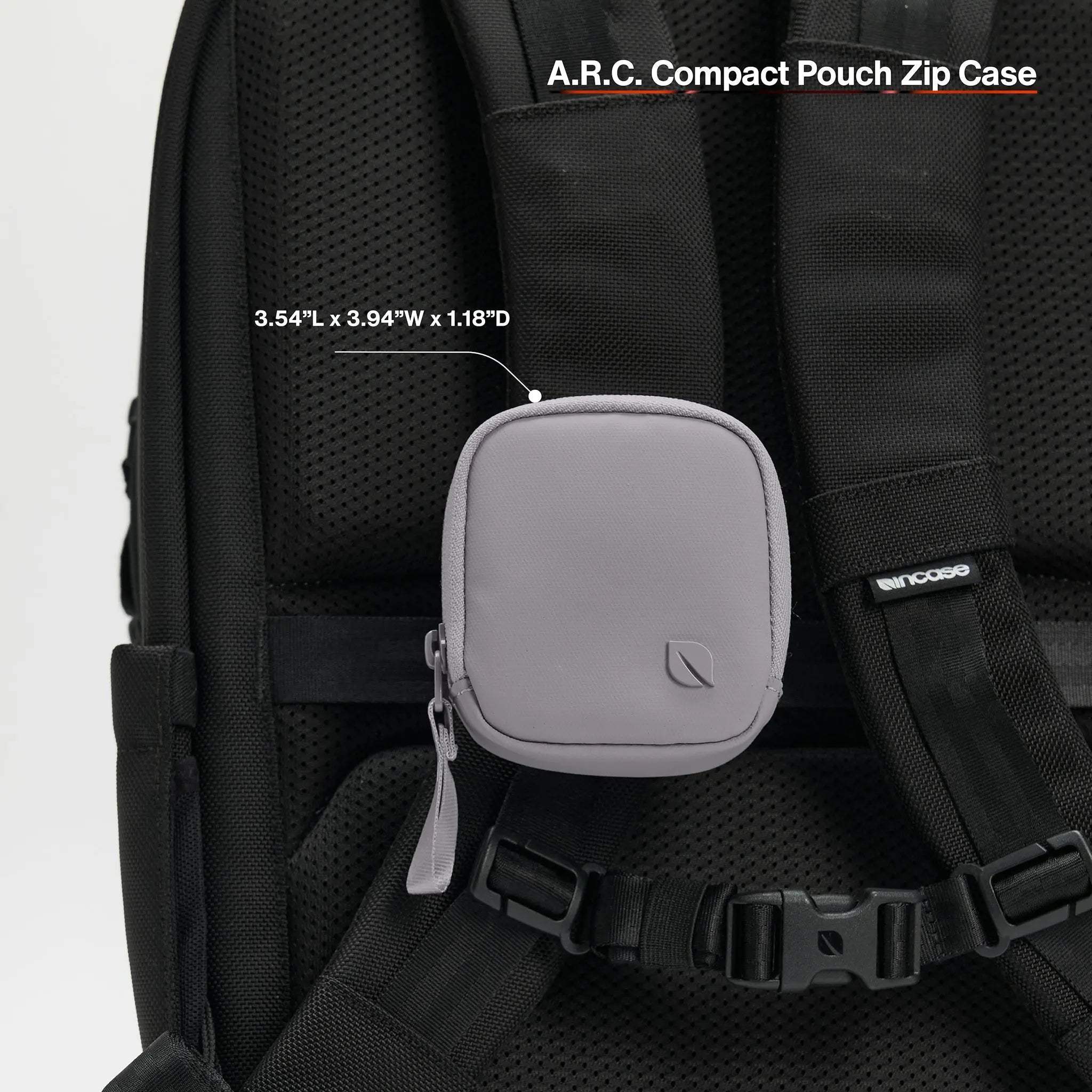 incase-a-r-c-compact-pouch-schwarz-recyceltes-polyester image 5