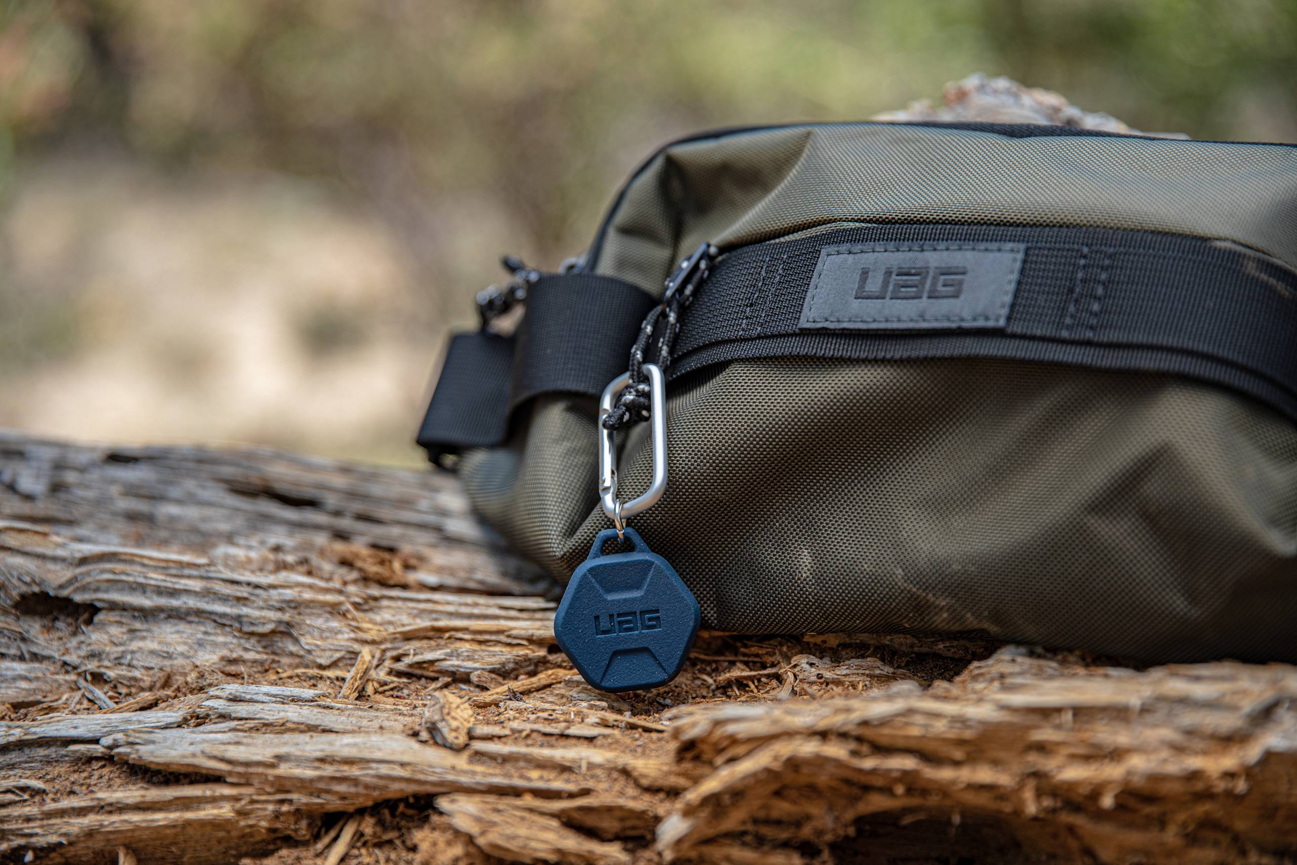 uag-scout-airtag-anh-nger-silikon-karabiner-schwarz image 3