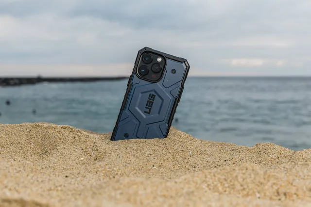 uag-pathfinder-iphone-14-pro-magsafe-h-lle-schwarz image 1