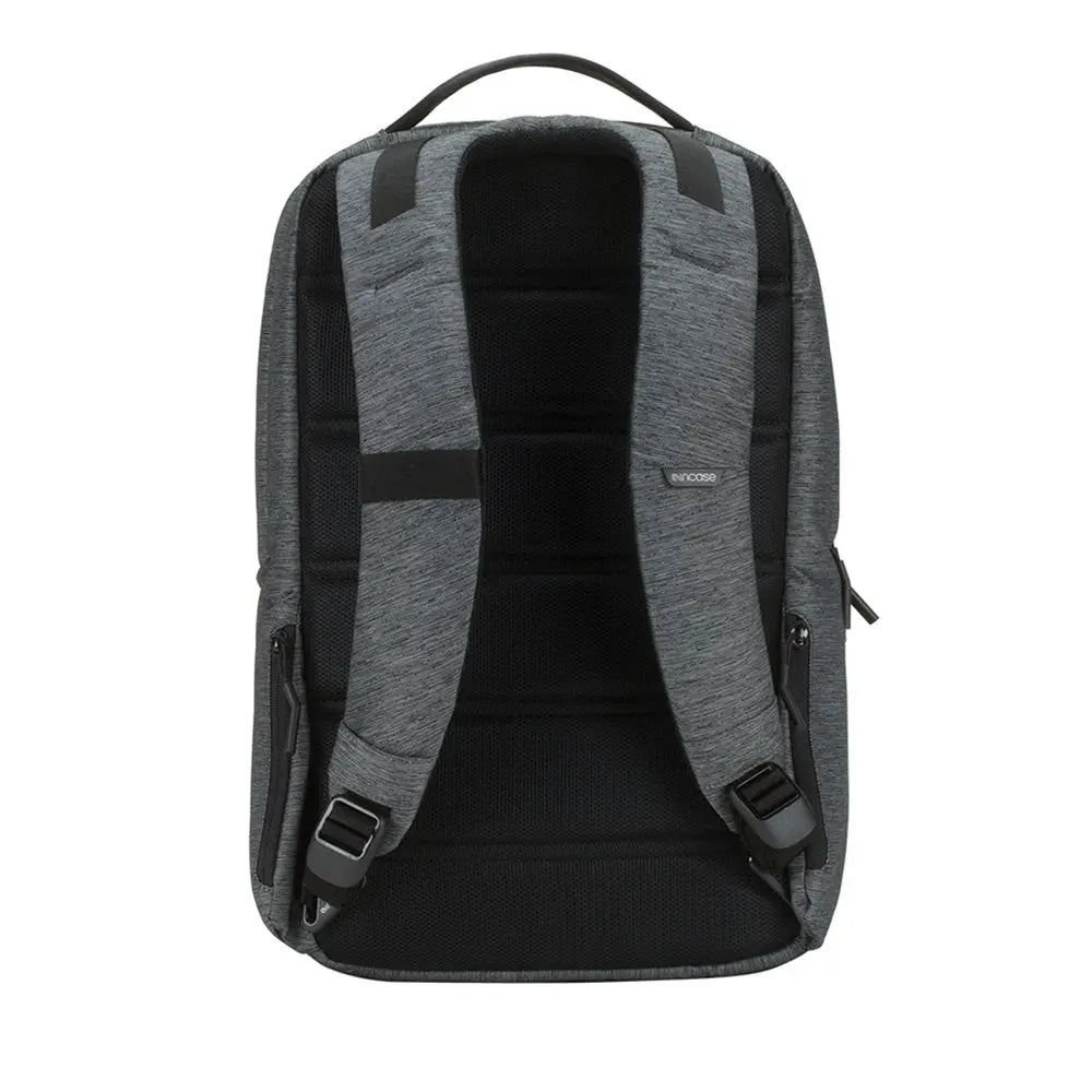 incase-city-rucksack-24l-schwarz-laptop-16-zoll image 8