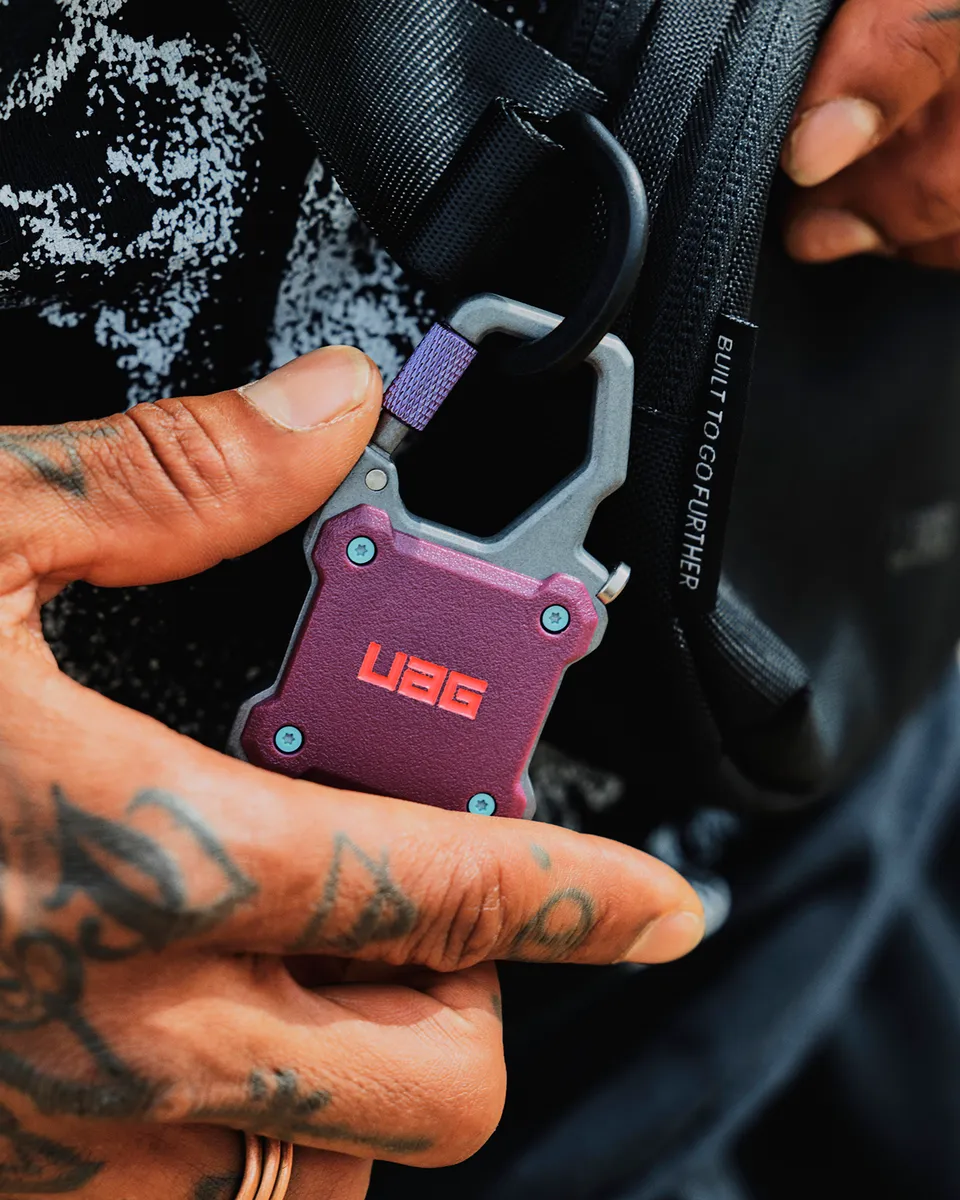 uag-monarch-airtag-anh-nger-h-lle-alu-mit-karabiner image 1