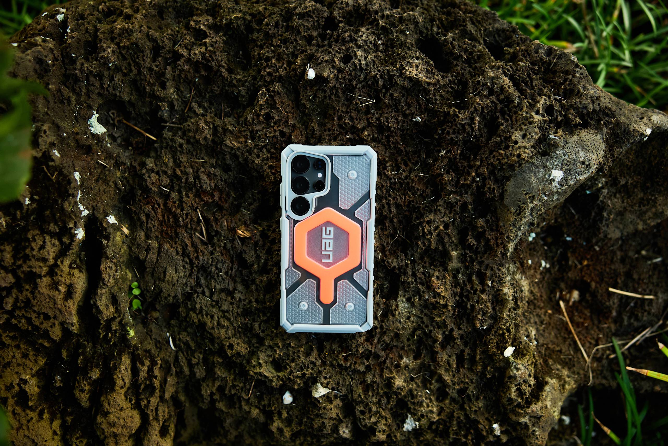 uag-pathfinder-clear-galaxy-s25-ultra-h-lle-active-lava image 3