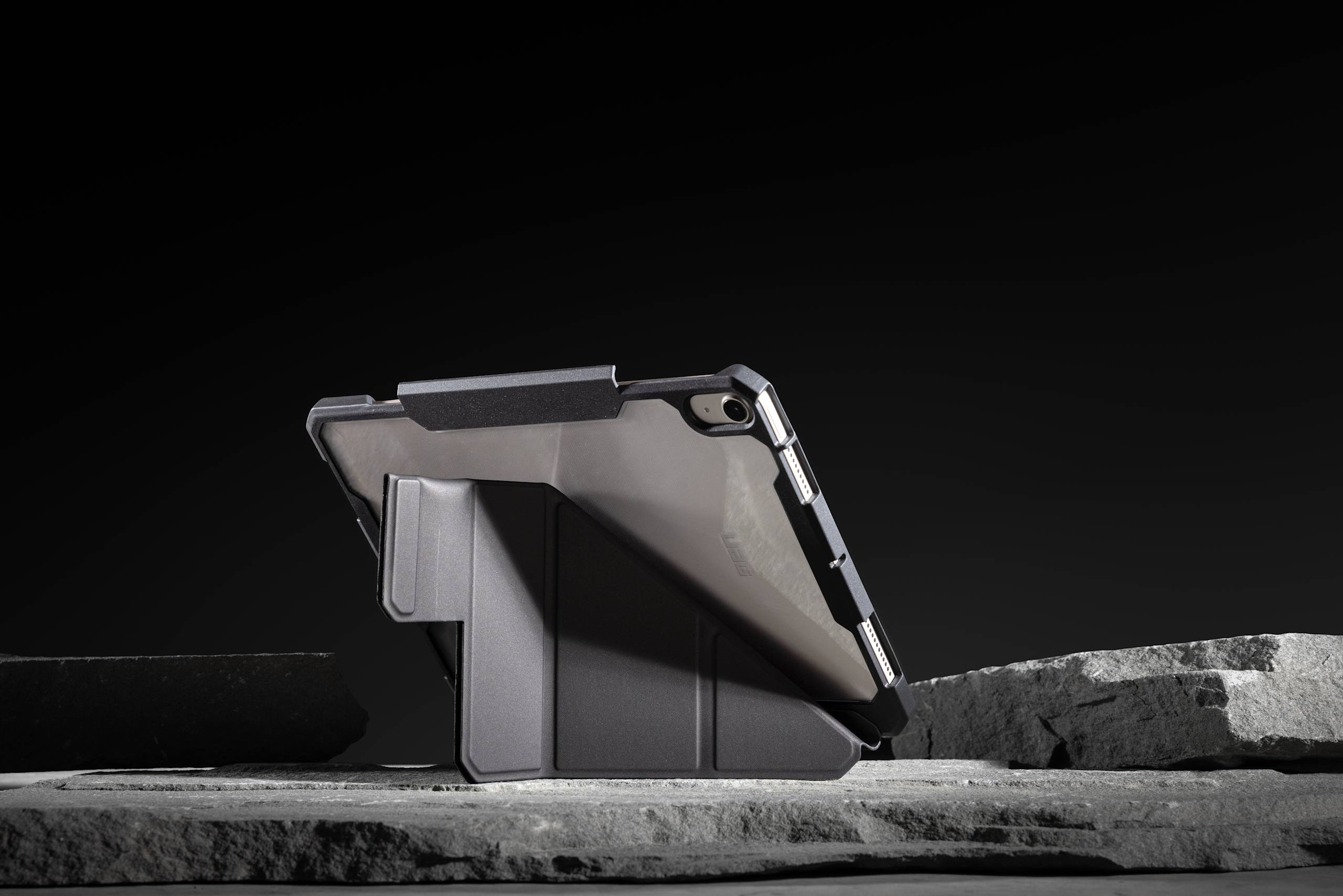 uag-essential-armor-ipad-air-11-h-lle-m2-folio-transparent image 2