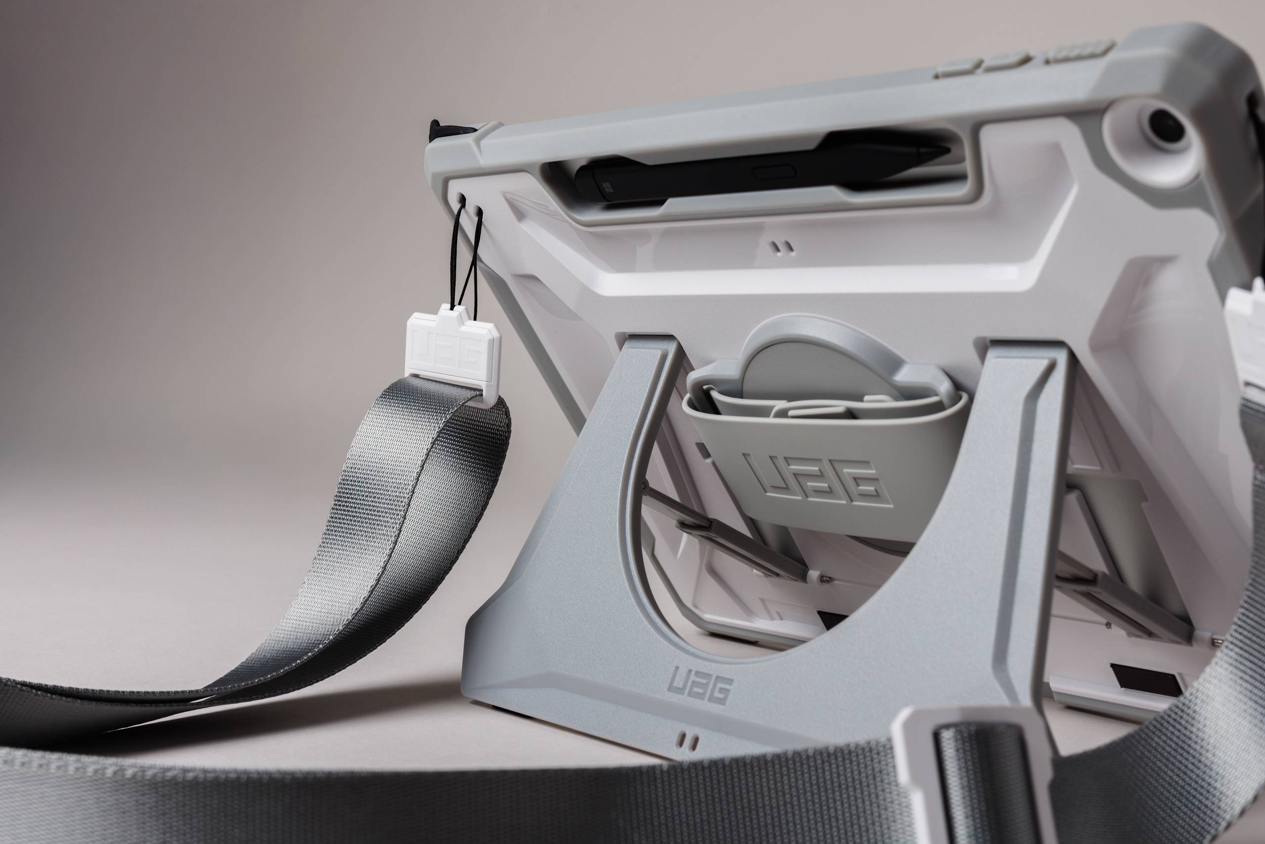 uag-plasma-surface-pro-12-healthcare-h-lle-mit-handschlaufe image 3