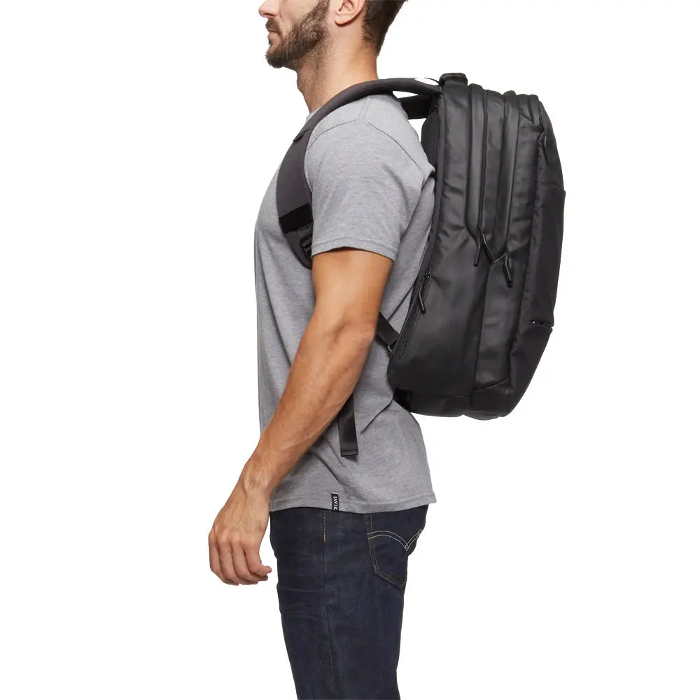 incase-city-rucksack-24l-schwarz-laptop-16-zoll image 3