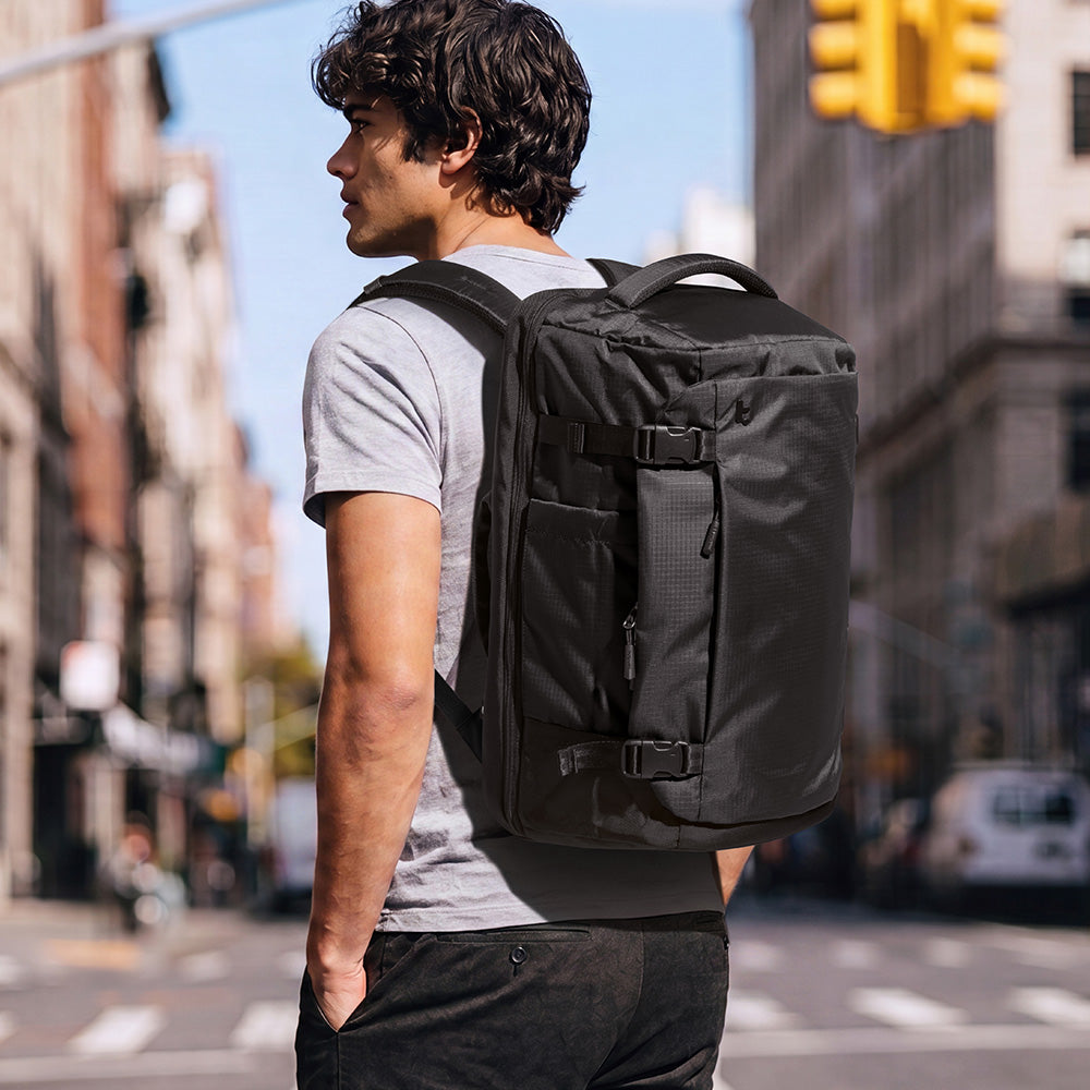 tomtoc-navigator-t66-laptoprucksack-40l-schwarz-carry-on image 5