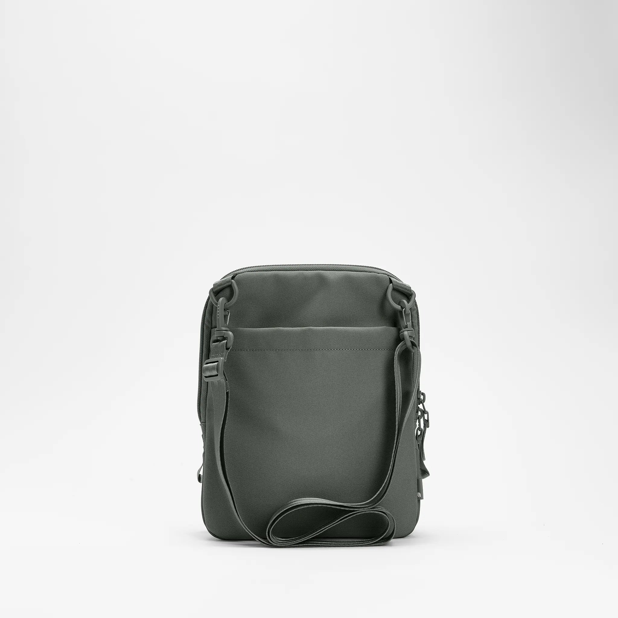 incase-a-r-c-crossbody-bag-umh-ngetasche-schwarz-11-zoll image 8