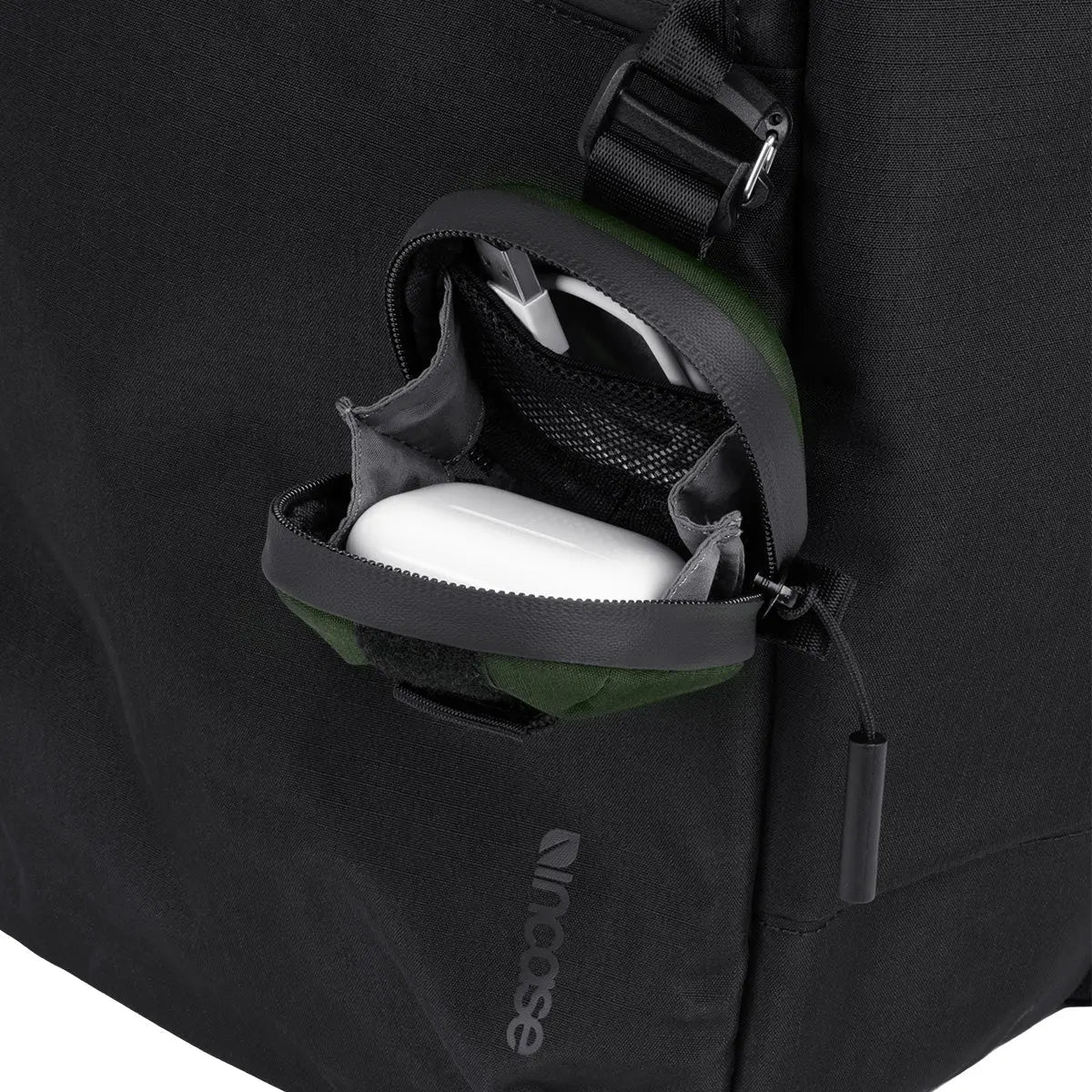 incase-transfer-earbuds-case-kopfh-rer-tasche-schwarz image 2