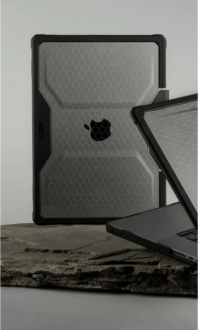 uag-plyo-macbook-pro-16-case-m1-m5-transparent-sto-fest image 1