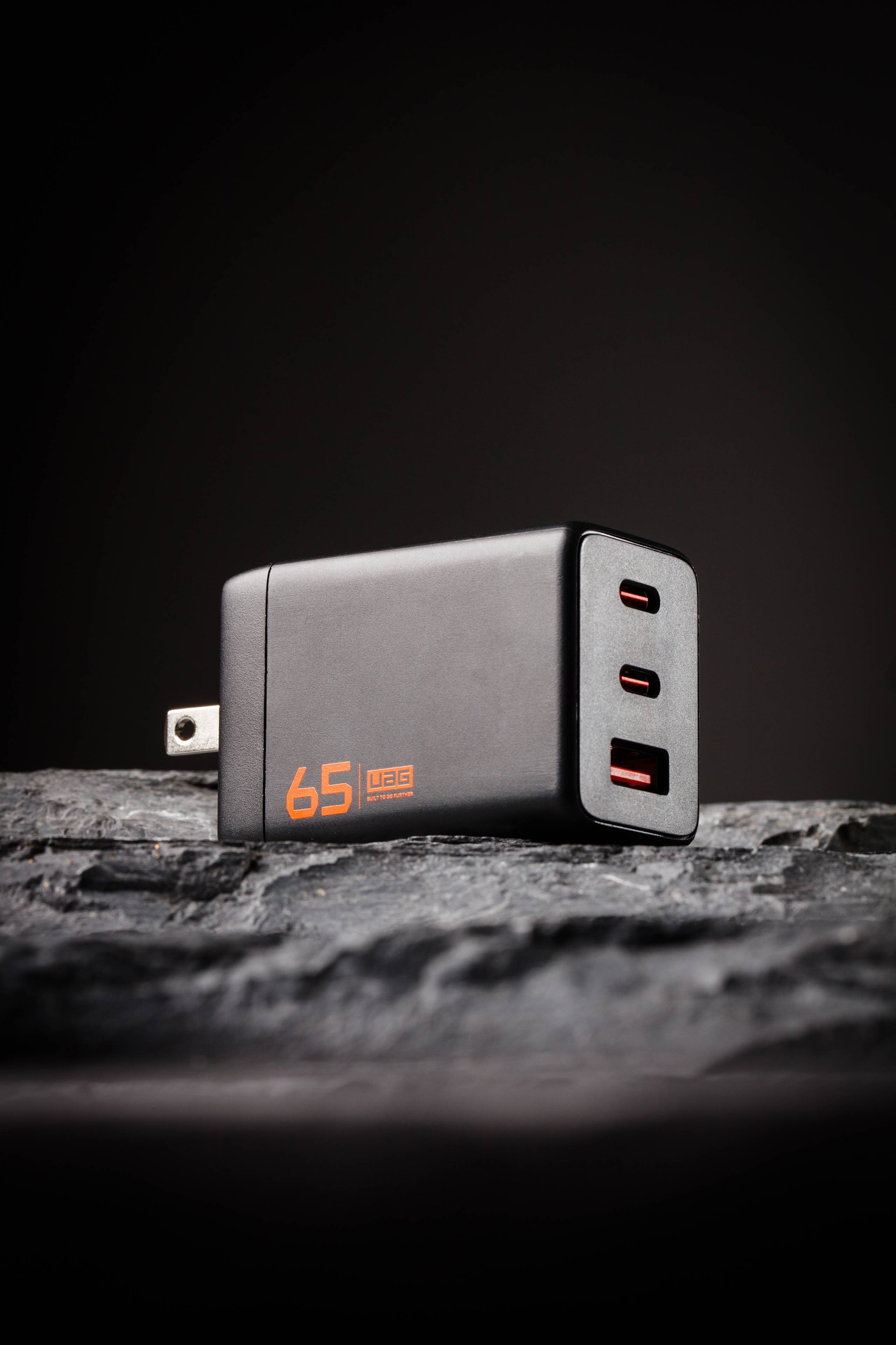 uag-srge-65w-ladeger-t-gan-3-port-usb-c-usb-a-netzteil image 2