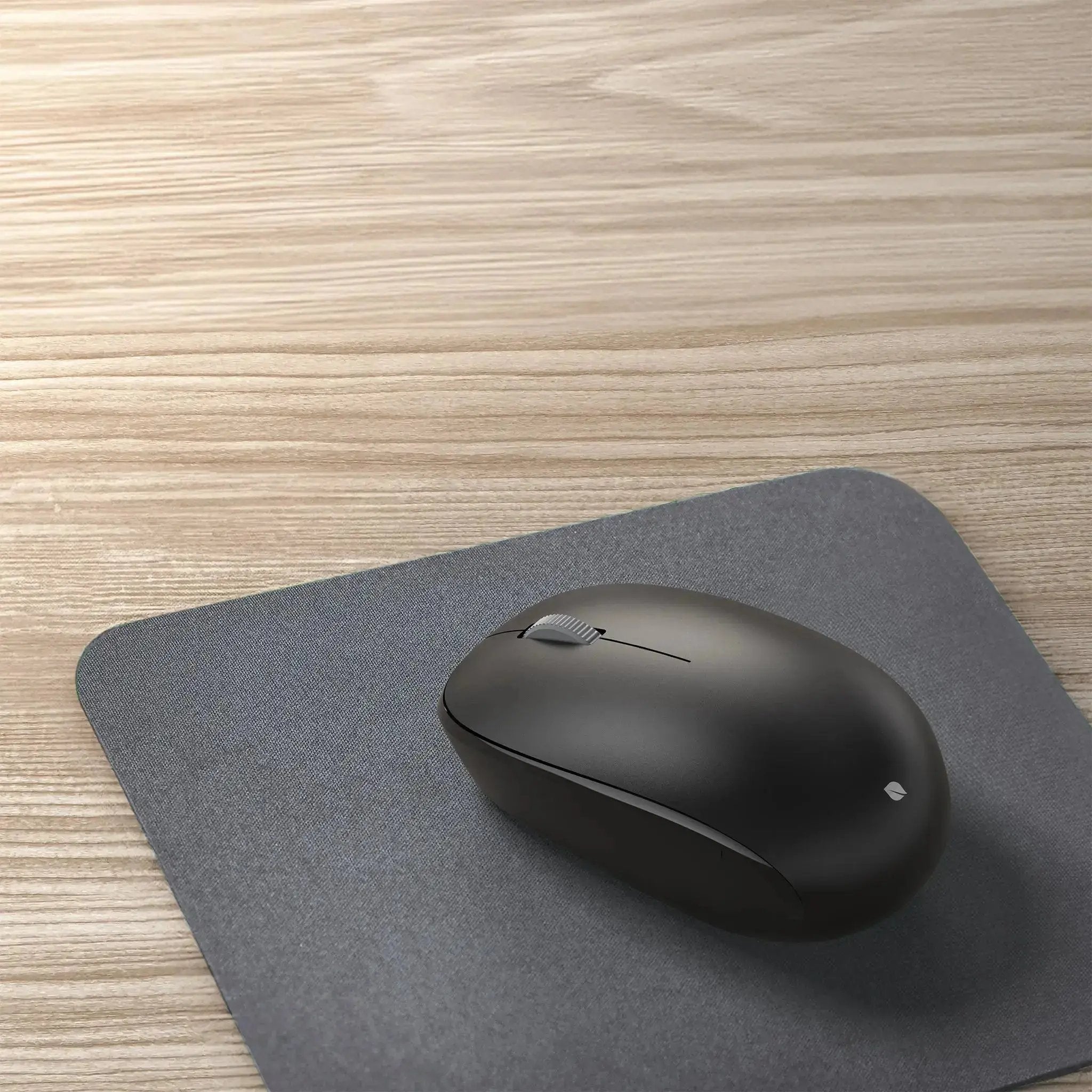 incase-designed-by-microsoft-bluetooth-maus-schwarz image 2