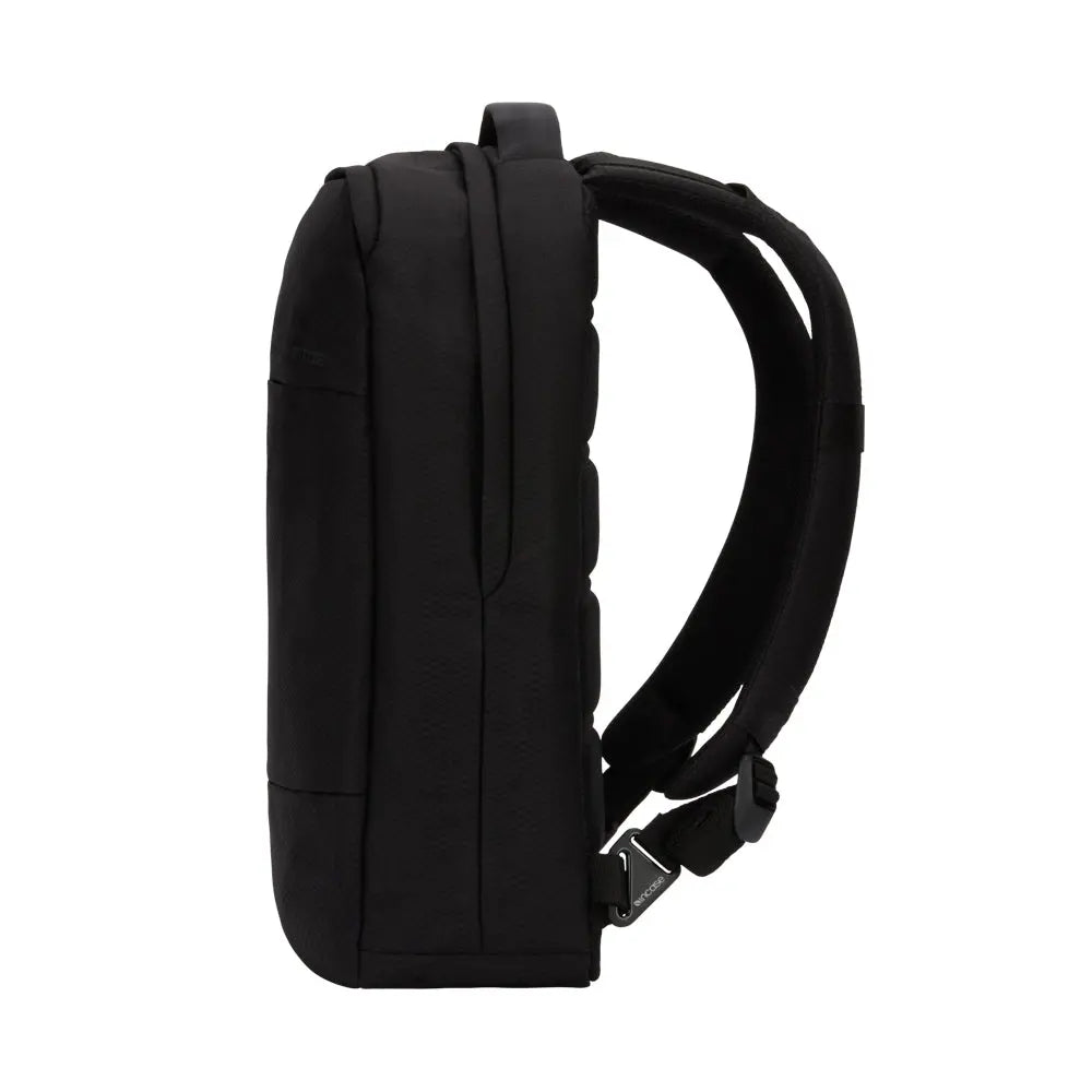 incase-city-compact-rucksack-18l-schwarz-recycelt image 8