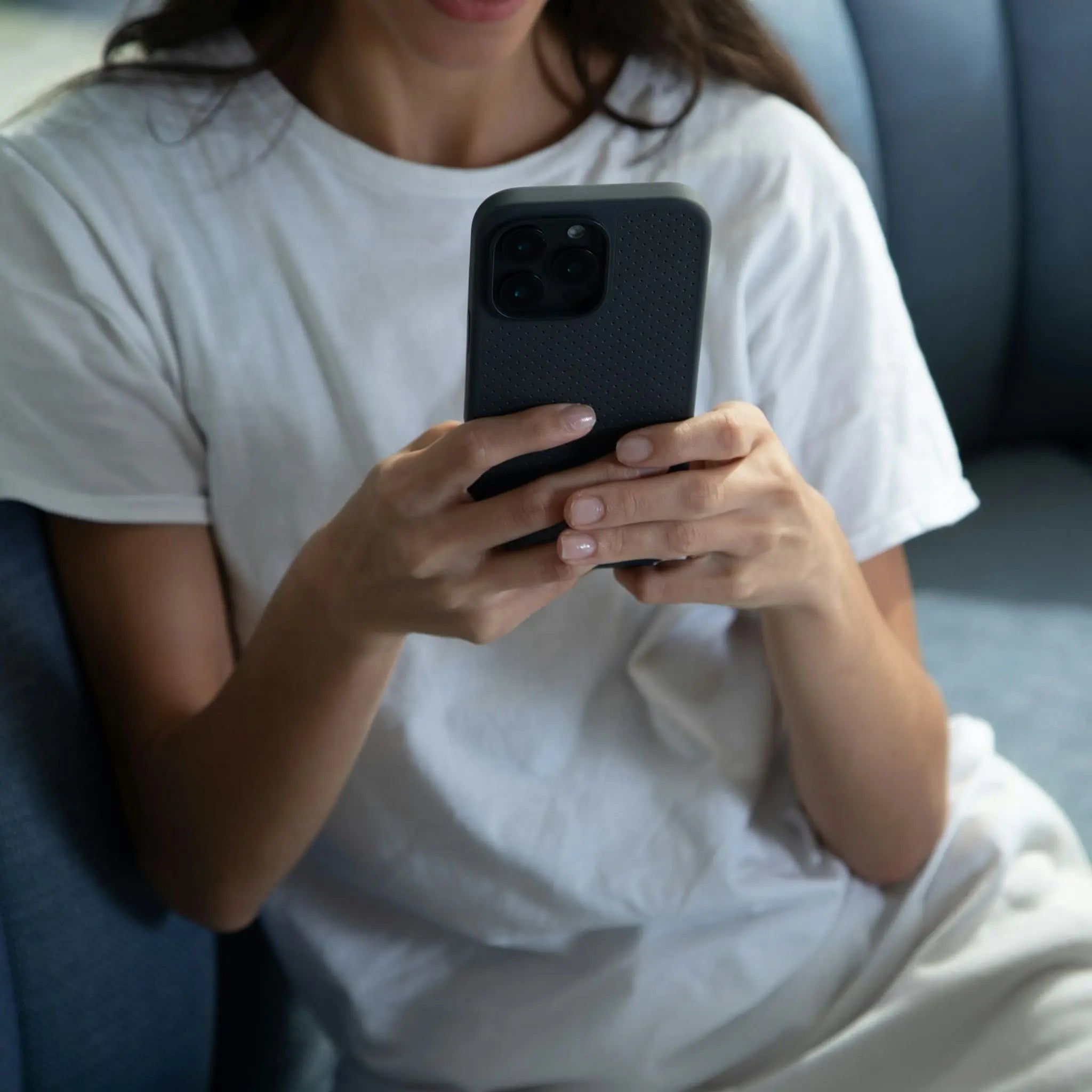 incase-city-iphone-16-pro-h-lle-blush-pink-veganleder image 5