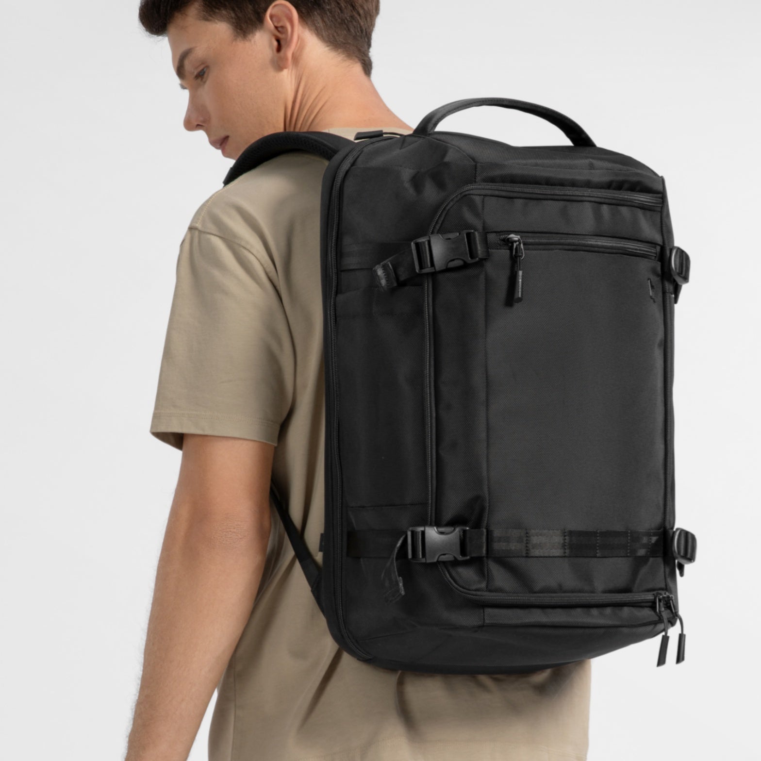 tomtoc-navigator-t67-travel-laptop-rucksack-38l-17-zoll-schwarz image 4