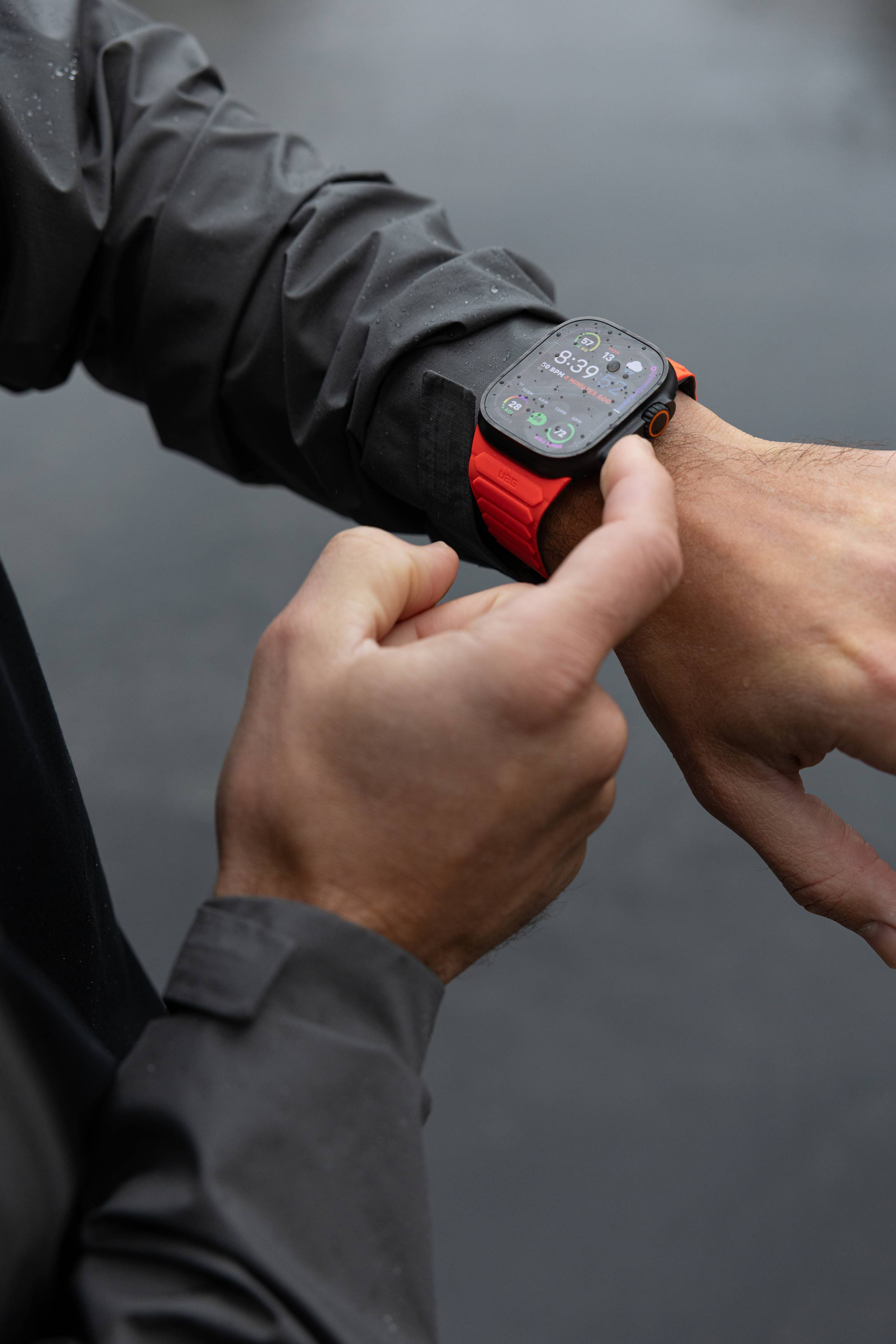 uag-pathfinder-apple-watch-armband-ultra-49mm-silikon-magnetisch image 2