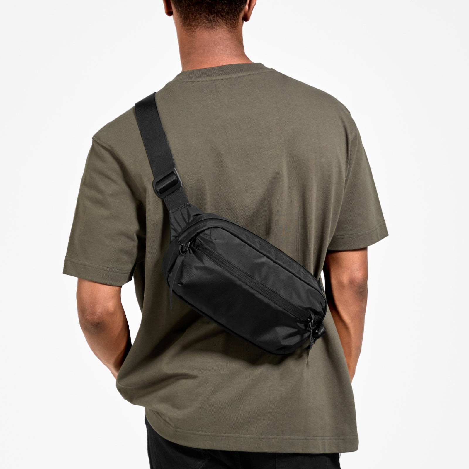 tomtoc-aviator-t33-chest-bag-3-5l-crossbody-schwarz image 4