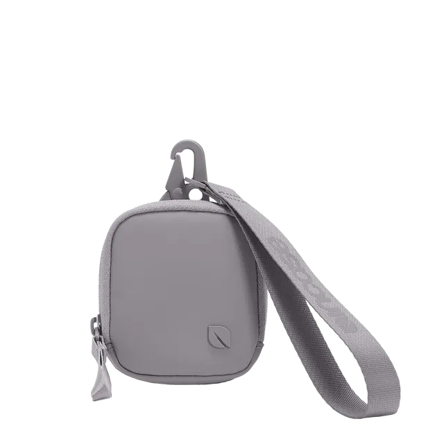 incase-a-r-c-compact-pouch-schwarz-recyceltes-polyester image 1