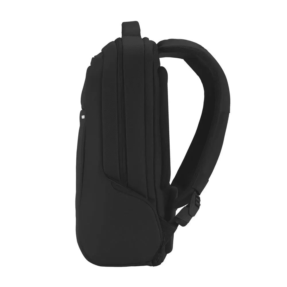 incase-icon-slim-backpack-19l-rucksack-schwarz-laptop image 5
