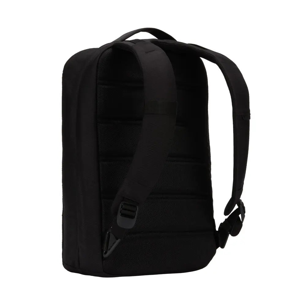 incase-city-compact-rucksack-18l-schwarz-recycelt image 7