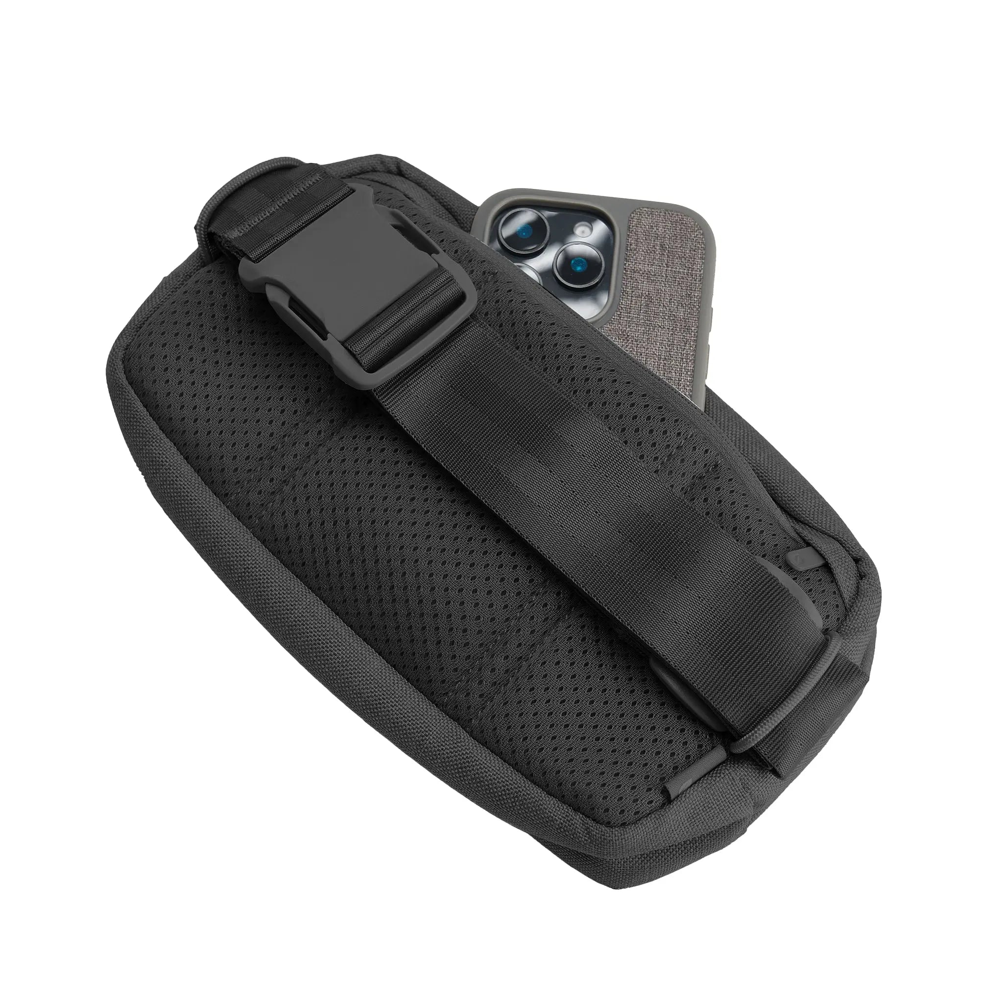 incase-crosstown-sling-umh-ngetasche-black-translucent-woolenex image 7