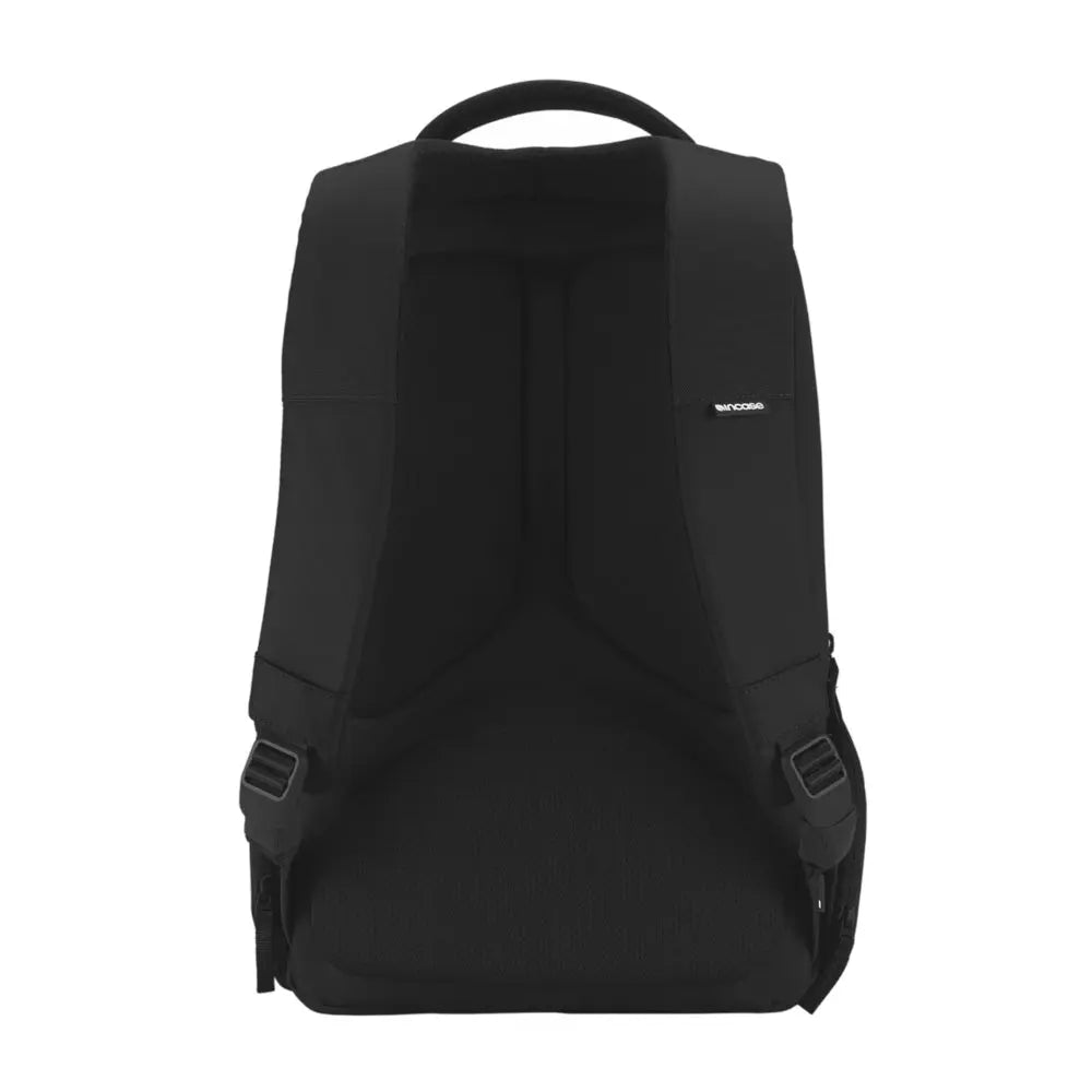 incase-icon-slim-backpack-19l-rucksack-schwarz-laptop image 7