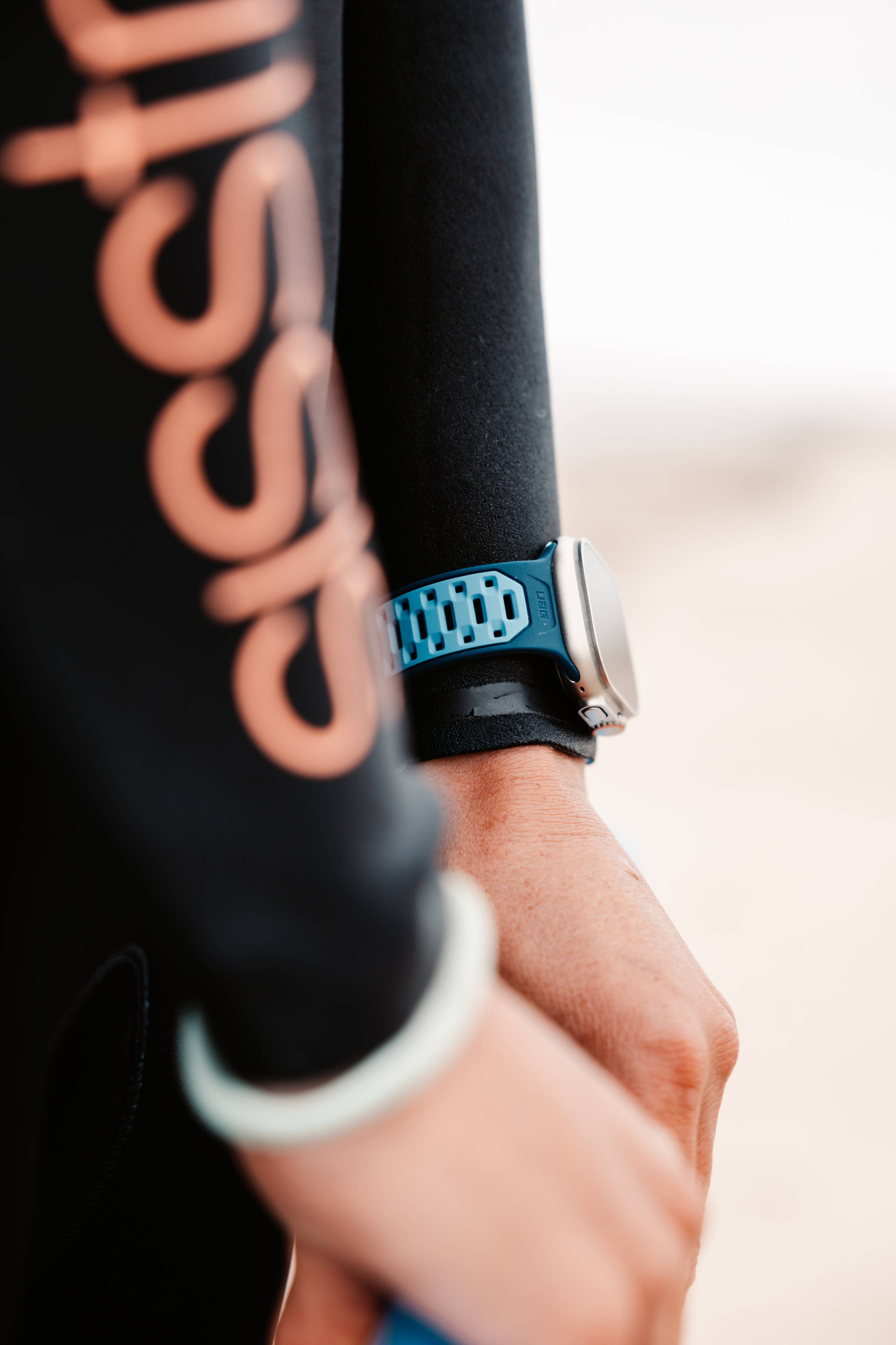 uag-civilian-apple-watch-ultra-armband-silikon-49mm image 1