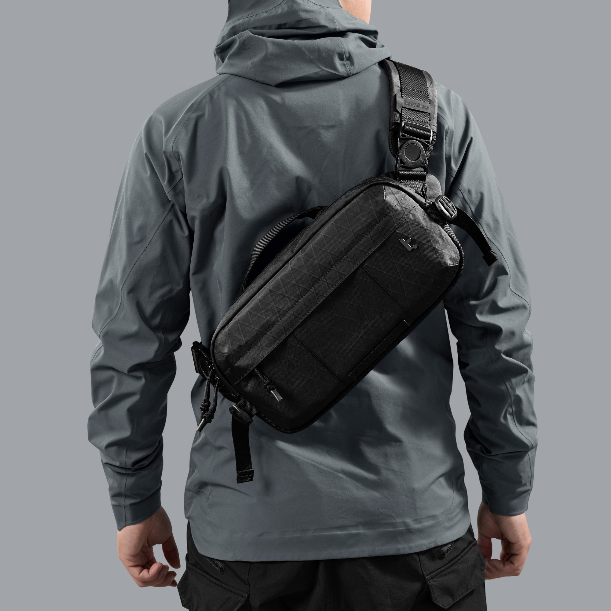 tomtoc-steam-deck-travel-duo-sling-5-5l-armor-g12-case image 5