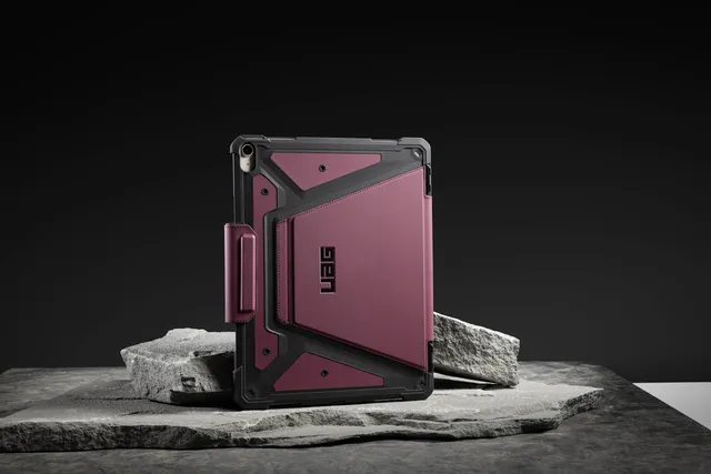 uag-metropolis-se-ipad-air-13-m2-folio-h-lle-mit-st-nder image 1