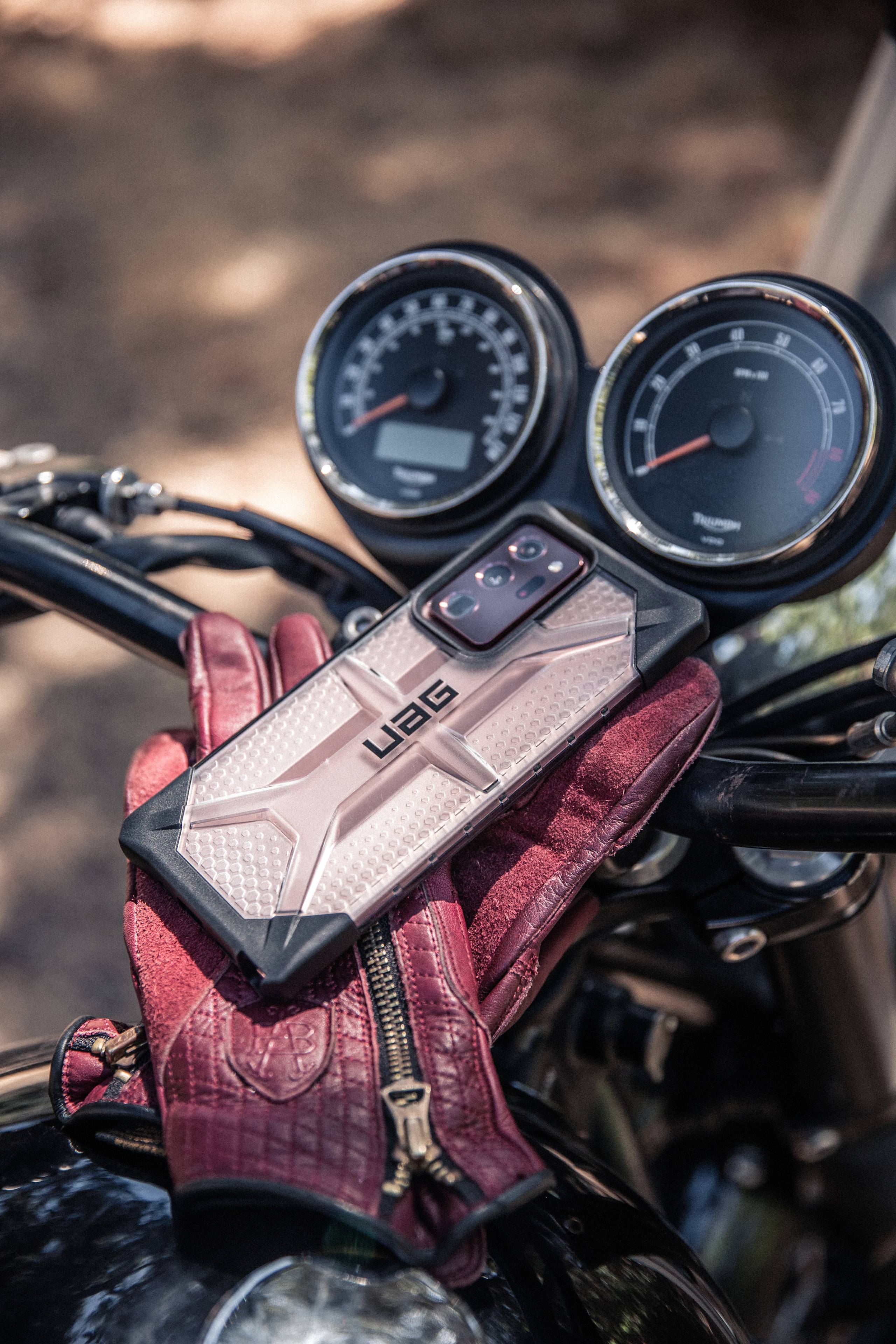 uag-plasma-galaxy-note20-h-lle-transparent-wabenmuster image 1