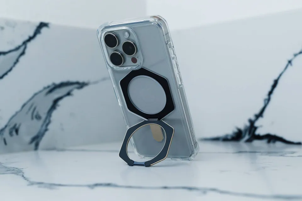 uag-plyo-xte-iphone-16-pro-max-handyh-lle-magsafe-st-nder image 1