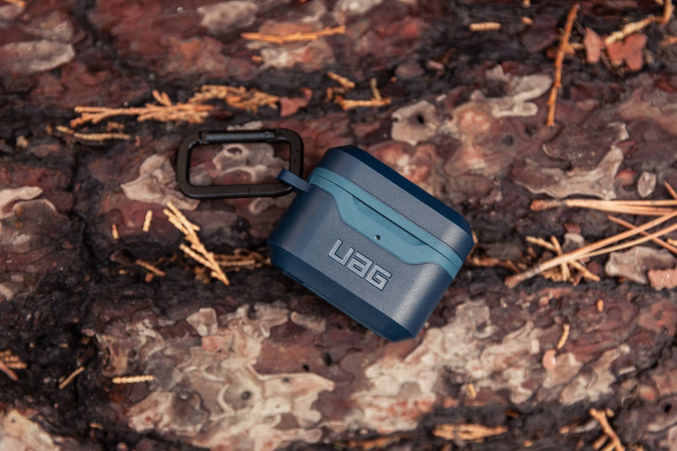uag-standard-issue-airpods-1-2-hard-case-schwarz-karabiner image 3