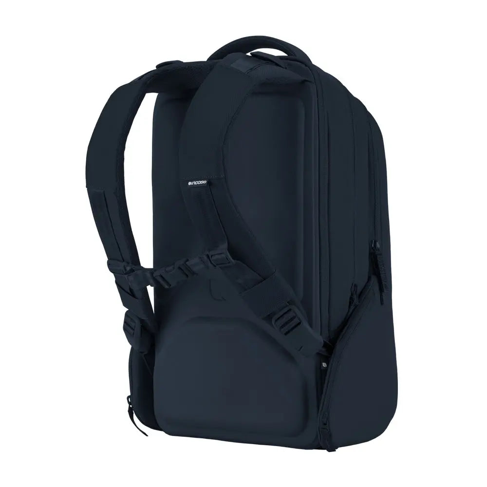 incase-icon-rucksack-23l-schwarz-f-r-16-zoll-laptop image 7