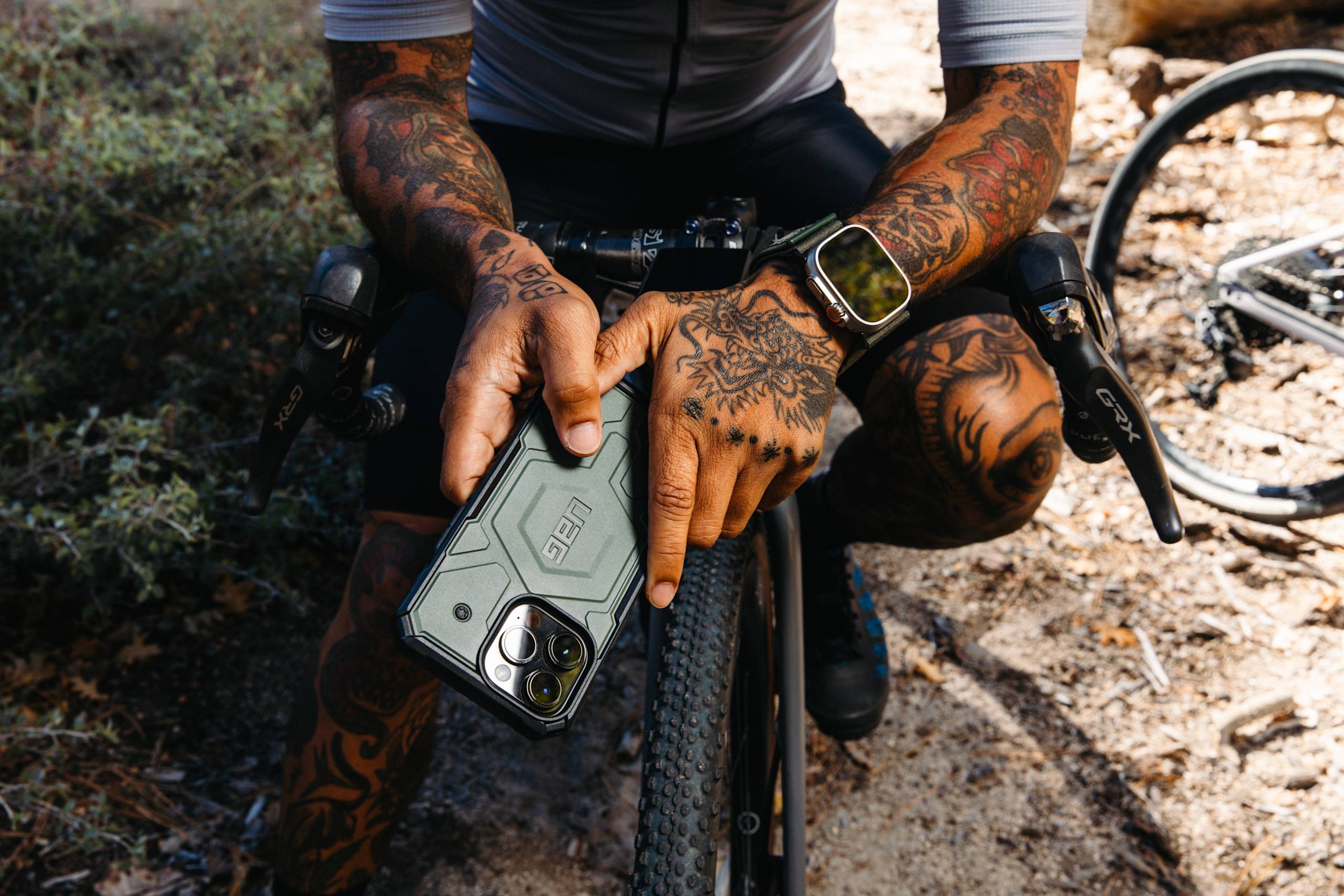 uag-pathfinder-iphone-14-pro-max-magsafe-h-lle-leicht image 3