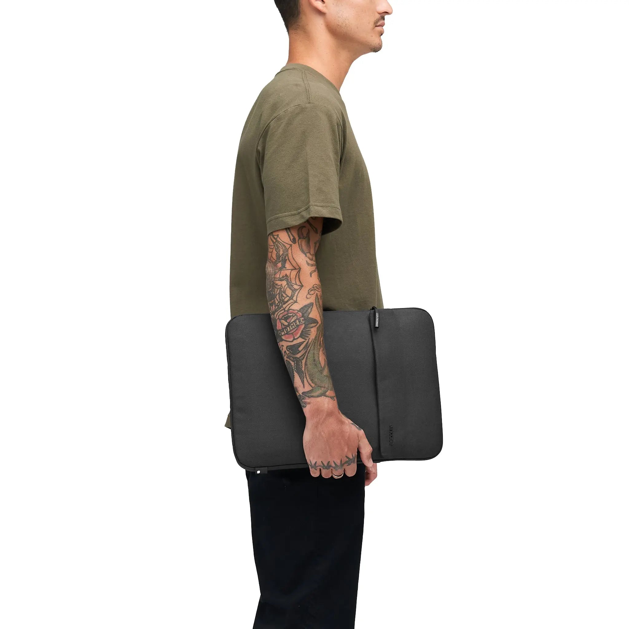 incase-crosstown-sleeve-laptoptasche-16-zoll-schwarz image 3