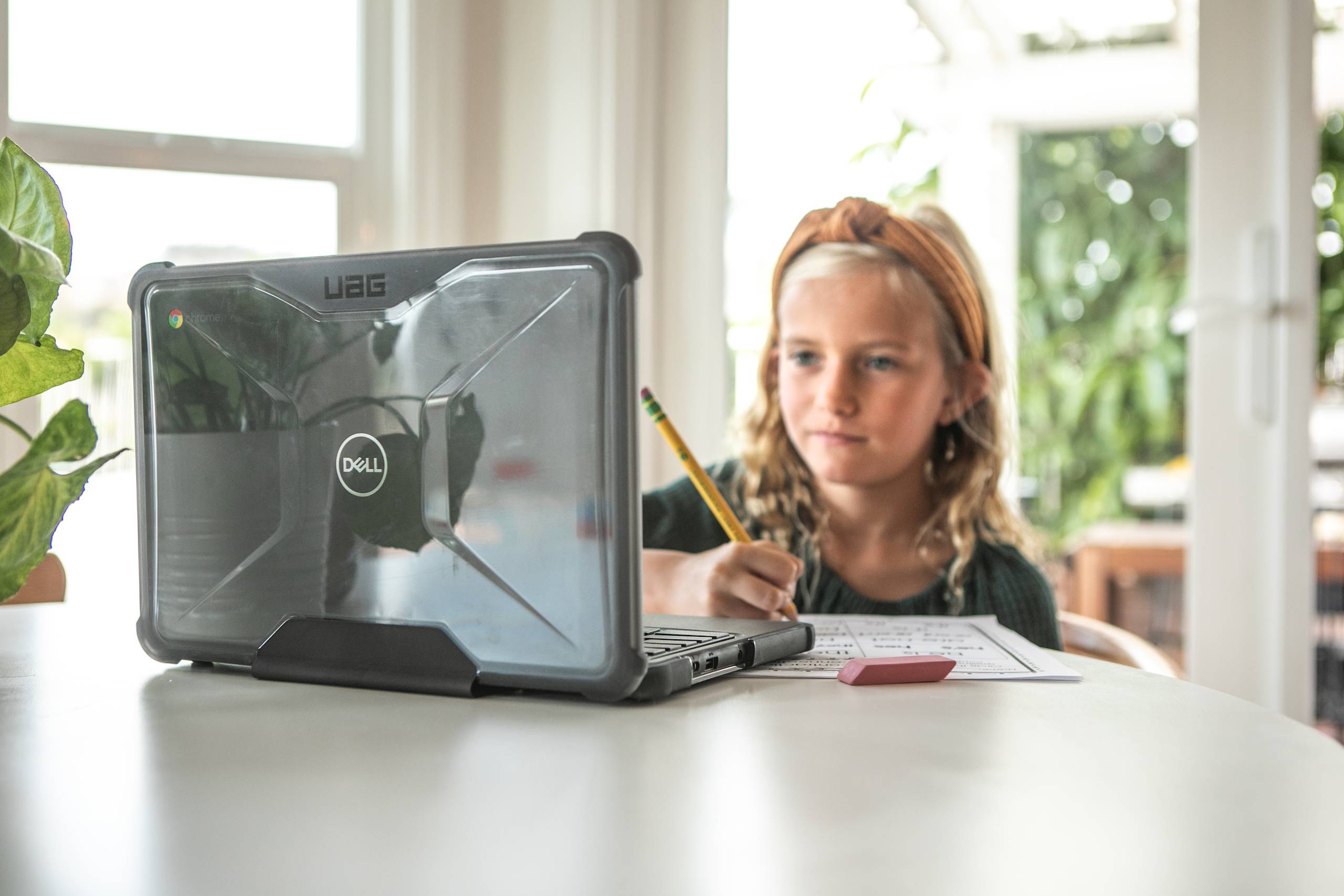 uag-plyo-dell-chromebook-3100-3110-h-lle-transparent image 1