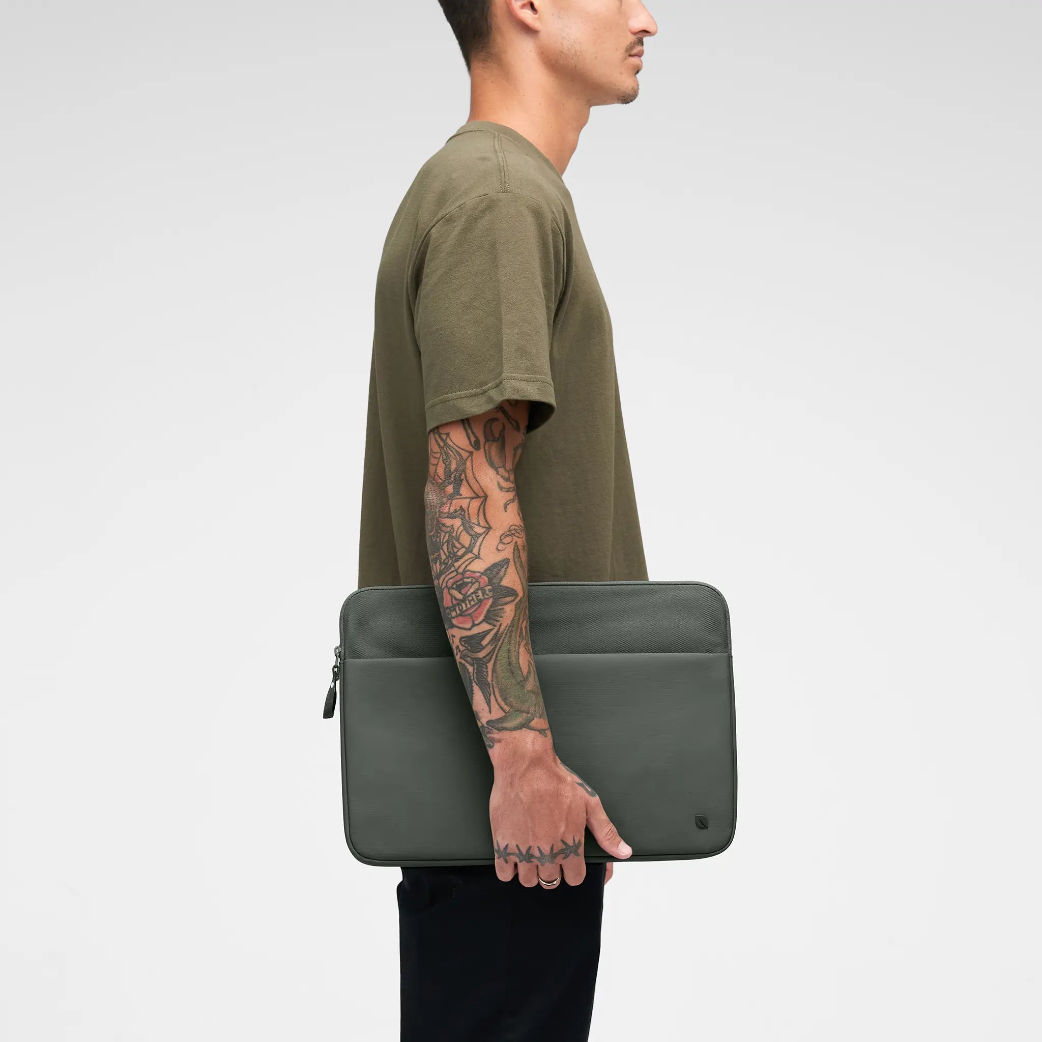 incase-a-r-c-sleeve-16-zoll-laptop-h-lle-schwarz-recycled image 2
