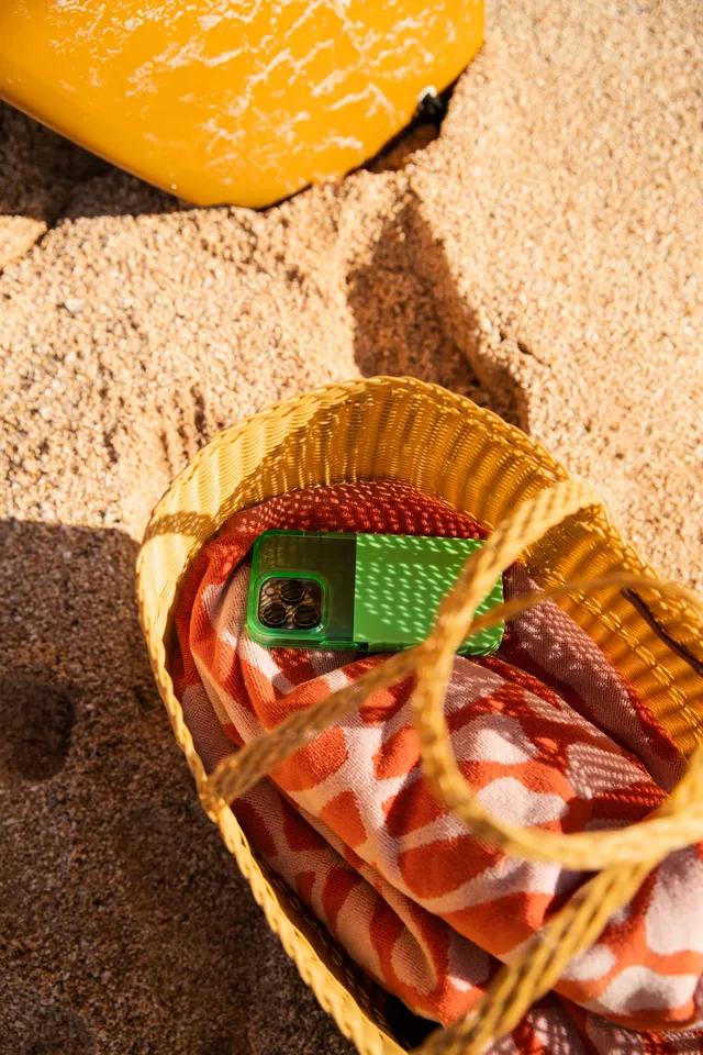 uag-dip-iphone-13-handyh-lle-bunt-6m-fallschutz image 1