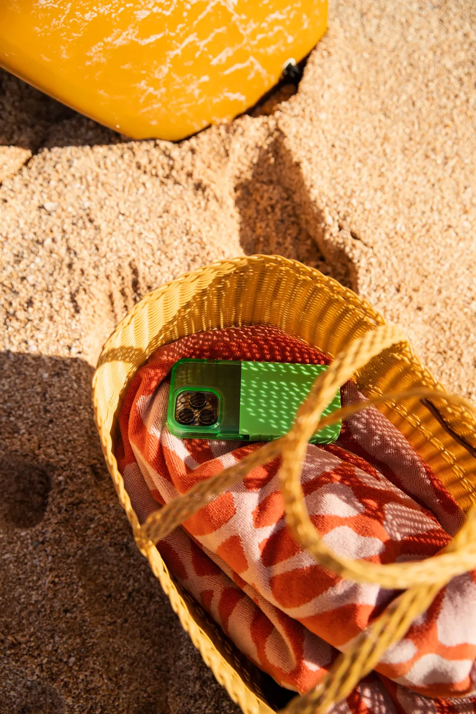 uag-dip-iphone-13-pro-5g-handyh-lle-robust-griffig image 1