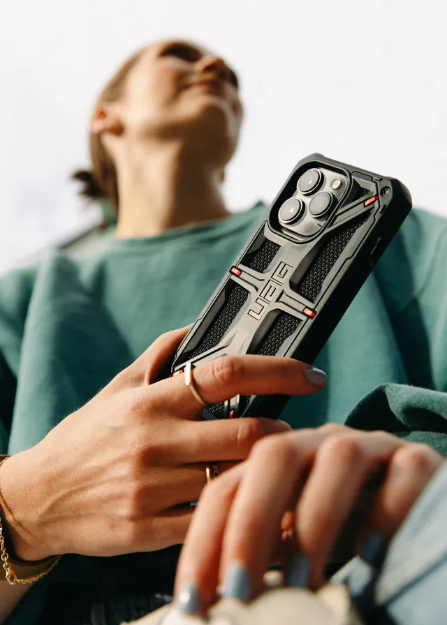 uag-monarch-iphone-14-pro-max-h-lle-carbon-5-lagen-schutz image 1