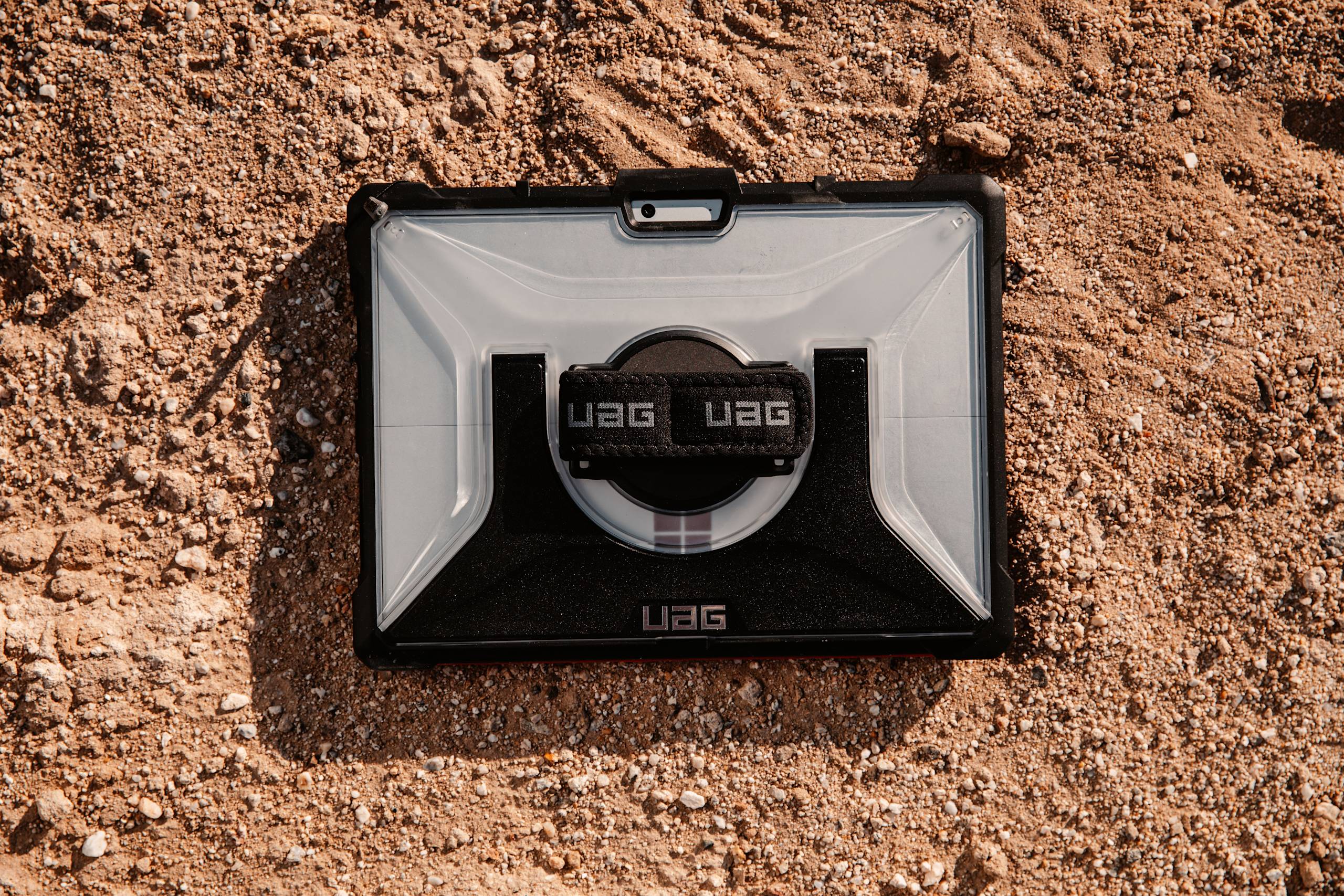 uag-plasma-surface-pro-10-9-h-lle-mit-handschlaufe image 2