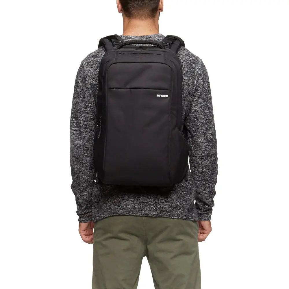 incase-icon-rucksack-23l-schwarz-f-r-16-zoll-laptop image 2