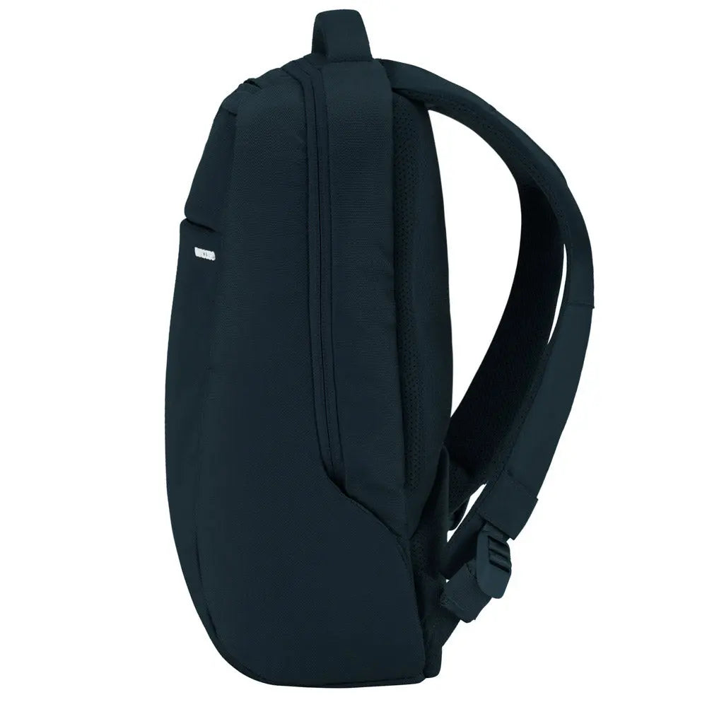 incase-icon-lite-pack-rucksack-16l-schwarz-laptop-16-zoll image 4